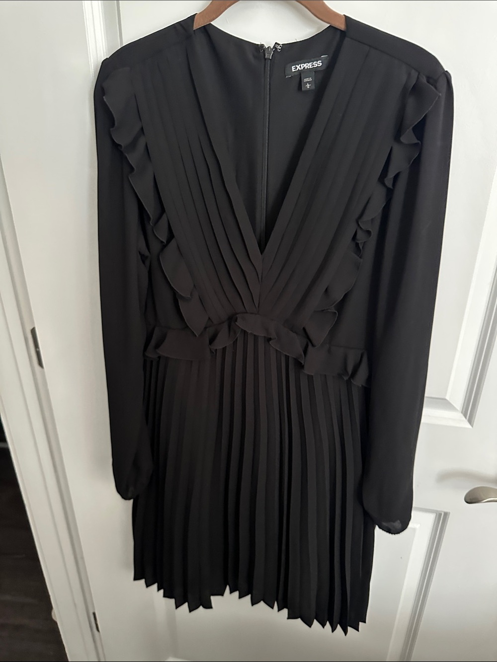 Express Black V-Neck Pleated Ruffle Long-Sleeve Dress